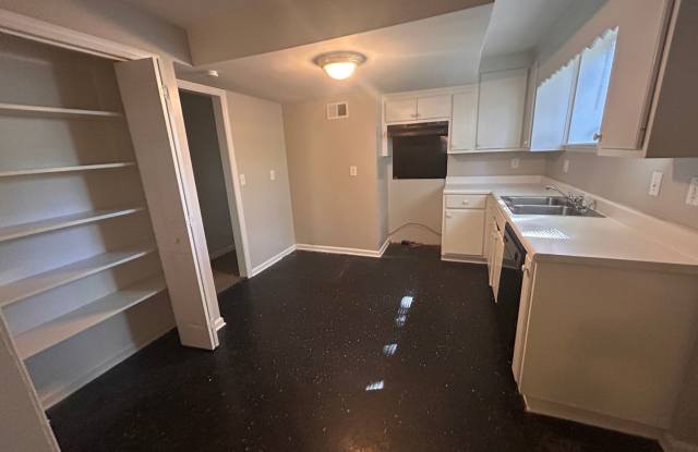 Large home with 4BR 3BA, bonus room! Ready now Gallery 4