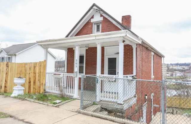 305 Chestnut St - 305 Chestnut Street, Irwin, PA 15642