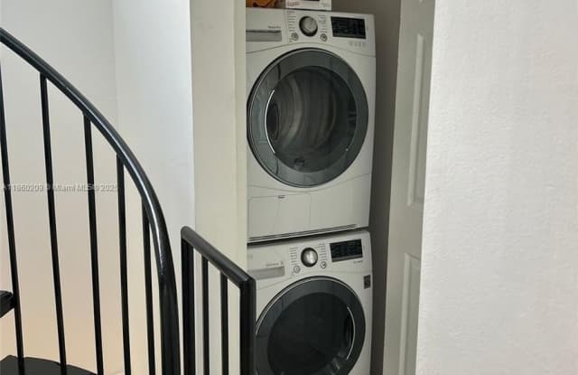 3036 SW 27th Ave photos photos