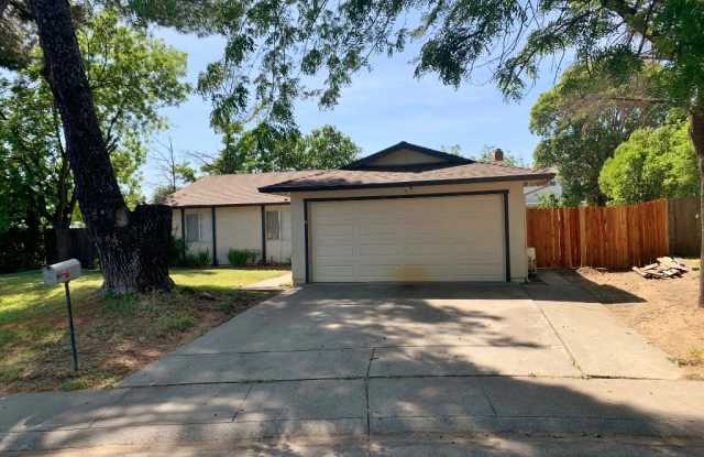 3 Bedroom One Story Corner Lot Dixon *STAR RENTALS Gallery 4