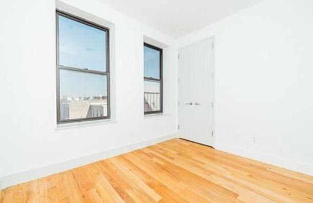 867 Knickerbocker Ave Gallery 2