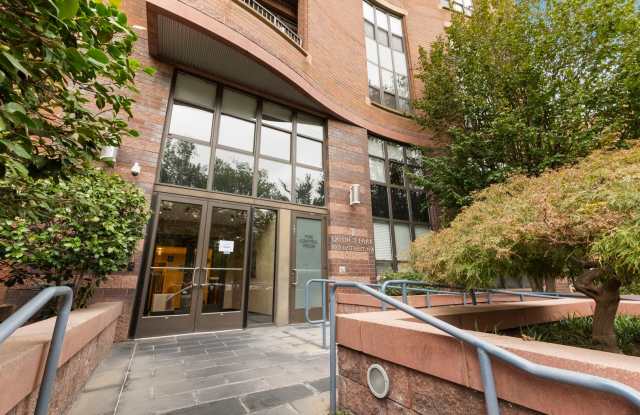 Modern Downtown DC Condo in Prime Logan Circle Location Gallery 3