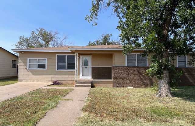 Spacious 4-Bed Home in Snyder – Hardwood Floors & Huge Backyard! photos photos Spacious 4-Bed Home in Snyder – Hardwood Floors & Huge Backyard! photos photos