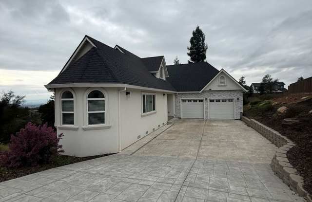 Newer Construction 2,500 Square Foot 3 Bedroom 2.5 Bathroom Fountaingrove House photos photos