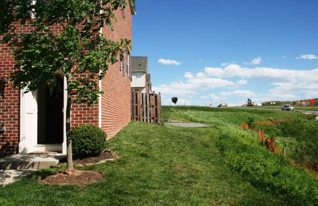 2775 Aldersgate Way- End Unit Gallery 4