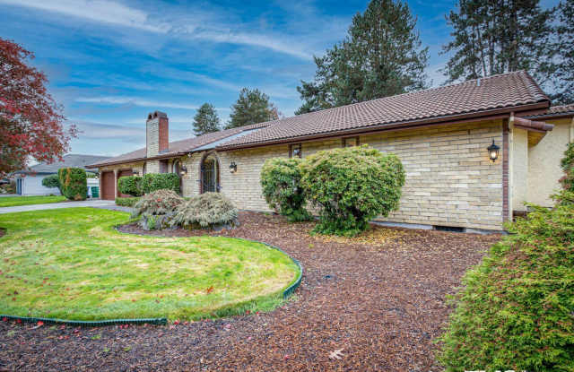 7610 NE Meadows Drive Gallery 2