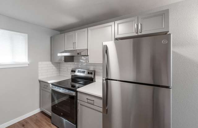 1711 / 1713 W Fairview Ave photos photos
