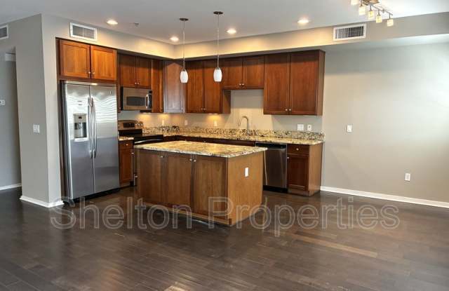 525 W Lakeside Dr Unit 108 Gallery 2