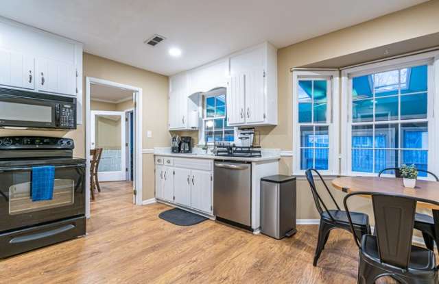 14003 Maebeth Drive Southeast Gallery 4