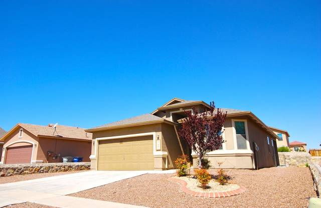 Fabulous 3 bedroom home w/ Refrigerated Air Near Ft. Bliss! Gallery 1