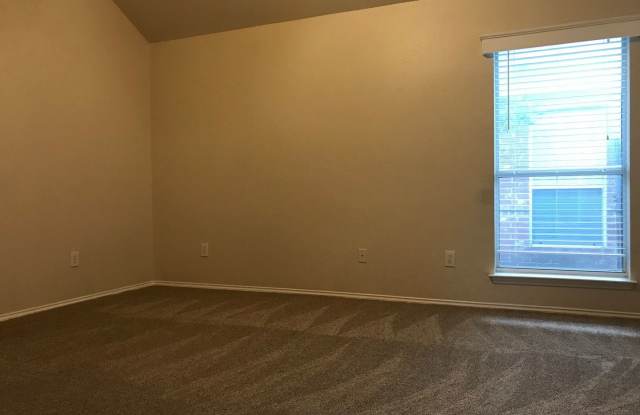 Lovely 3 bedroom, 2 bath home for lease Gallery 3