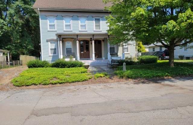 131 4th St photos photos