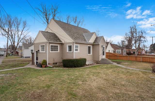 70 Ne Rose St photos photos