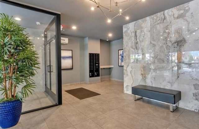 6890 Peachtree Dunwo Road Gallery 4
