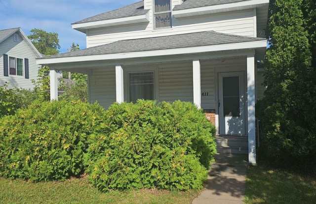 Single Family Home w/ Detached Garage - 411 North 3rd Avenue, Wausau, WI 54401