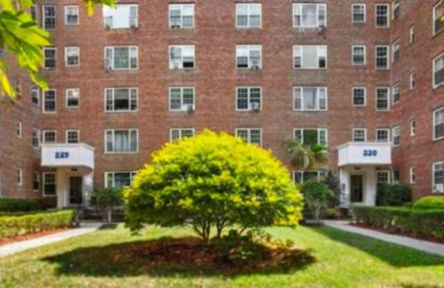 220 Pelham Road - 220 Pelham Road, New Rochelle, NY 10805