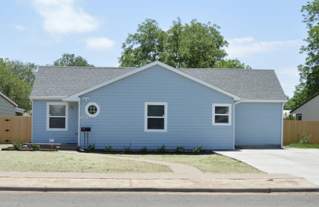 2309 29th St photos photos