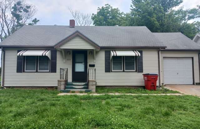 2bdr/1bth house in Independence, MO - 1505 North Holder Road, Independence, MO 64050