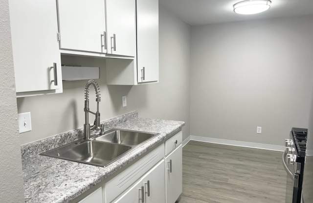 Richfield Square Apartments Gallery 2