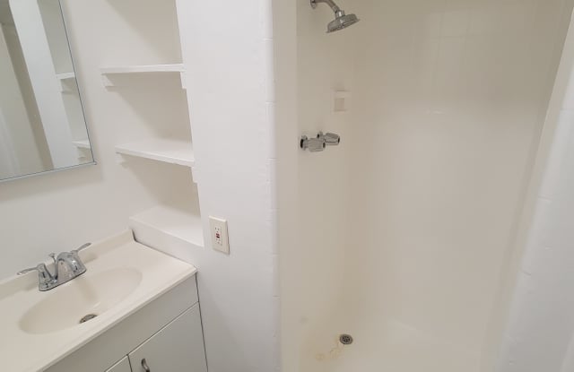 3365 W 85th St photos photos