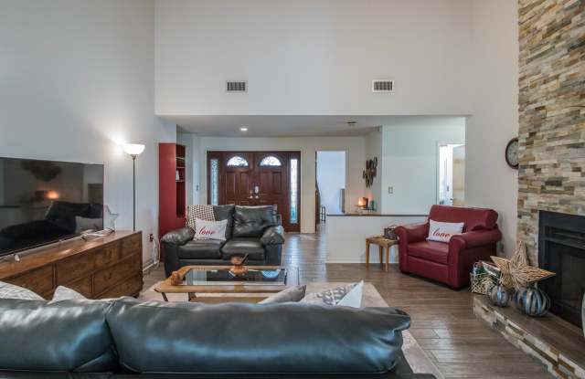 4260 Creekwood Ln Gallery 4