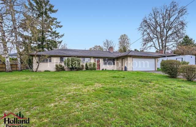 Charming Tigard Home with Spacious Yard  Prime Location! - 12155 Southwest Summer Street, Tigard, OR 97223