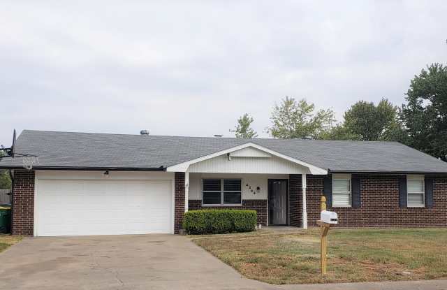 4208 Chapman Ave - 4208 Chapman Avenue, Springdale, AR 72762