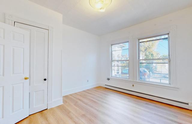 Spacious Studio Apartment Near Yale – Remodeled & Convenient! Gallery 3