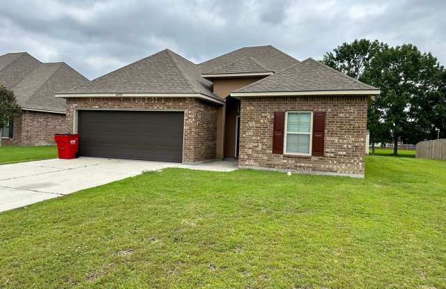 Modern Charm: Inviting 3-Bedroom, 2-Bath Home in Keystone Subdivision, Prairieville, LA photos photos