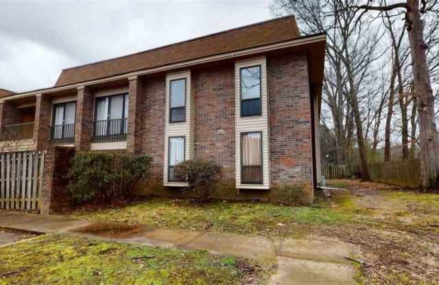 6633 S POPLAR WOODS - 6633 Poplar Woods Circle East, Germantown, TN 38138