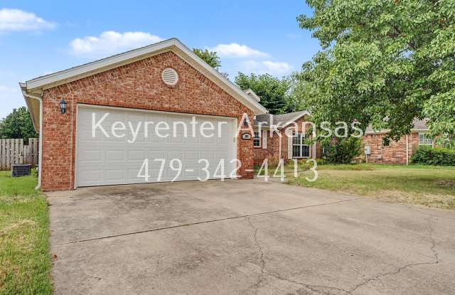 Beautiful 3 Bed, 2 Bath Bentonville Home with Fireplace & Fenced Backyard Gallery 3