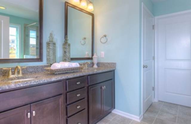 3869 Lake Breeze Drive Gallery 4