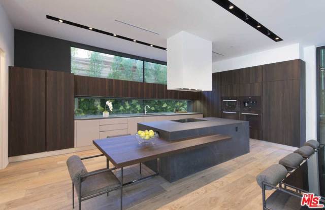 8971 SHOREHAM Drive Gallery 4