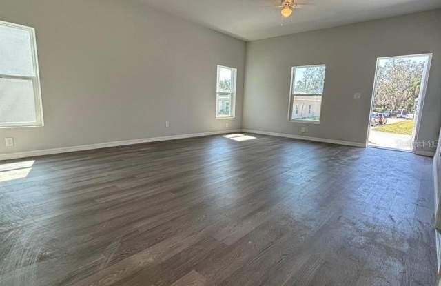1458 LAS VILLAS Boulevard Gallery 2