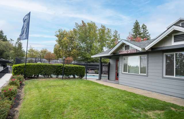 Sierra Oaks Apartments Gallery 2