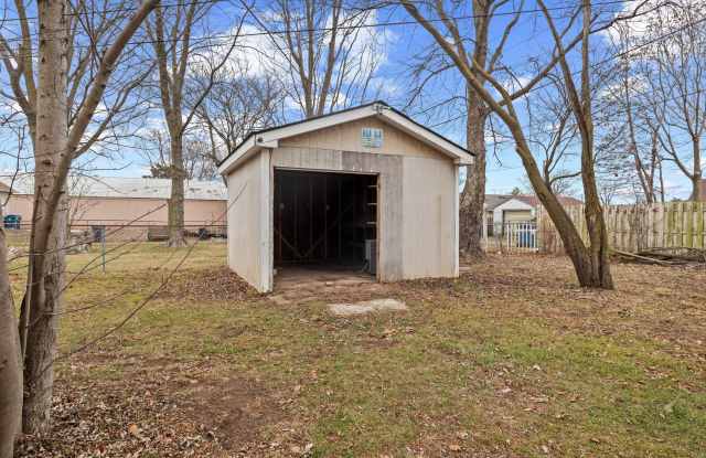 527 Christian Avenue Gallery 4