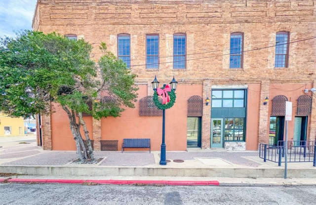 100 W Corsicana Street photos photos