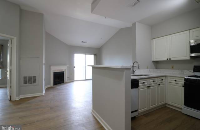 2204 WESTCOURT Lane Gallery 2