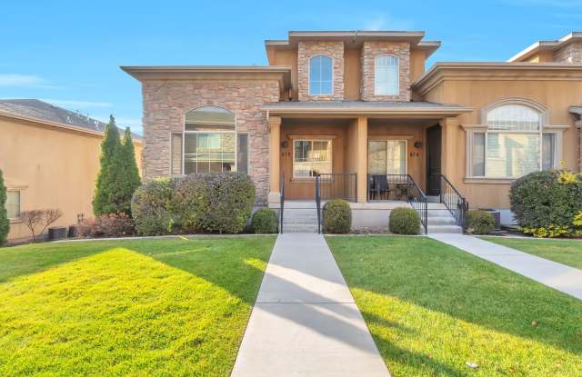 Beautiful Townhouse w attached 2 car garage in Orem - 918 North 960 West, Orem, UT 84057