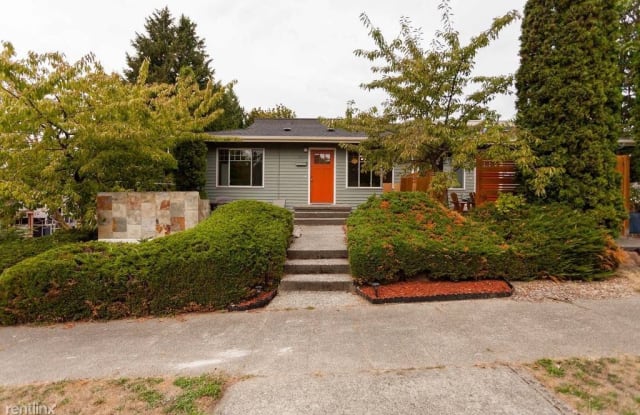 3006 e Howell St. - 3006 East Howell Street, Seattle, WA 98122
