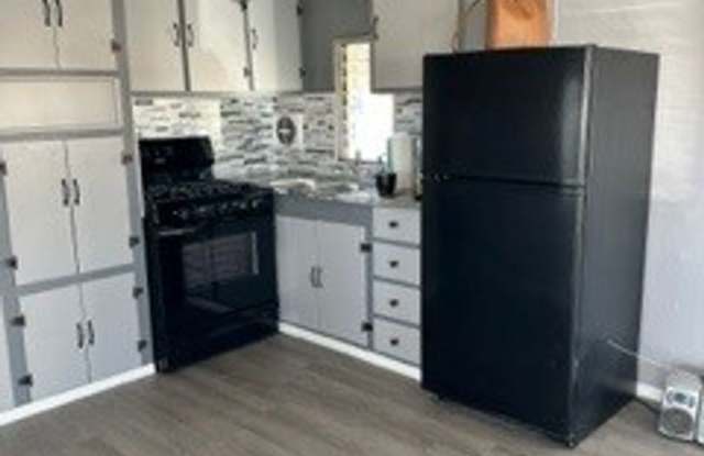 cozy mobile - 1166 Quartz Avenue, Bullhead City, AZ 86442