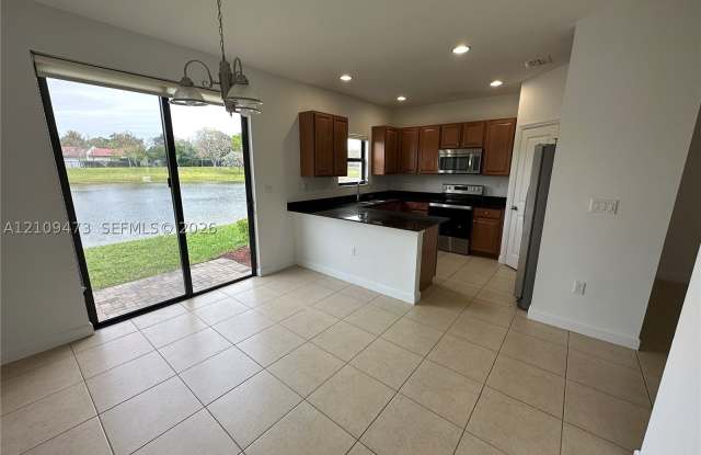347 NE 194th Ln Gallery 1