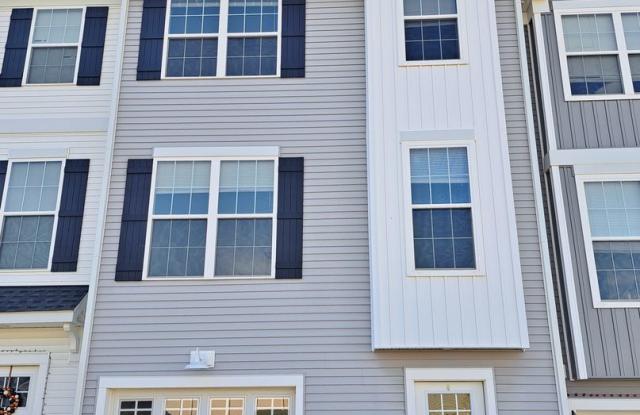 3 Bed / 2-1/2 Bath Single Family Townhome Gallery 3