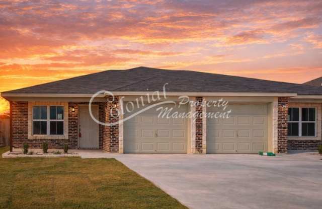 3204 Stonewall Unit B with 3BD/2BA Available End of March! photos photos