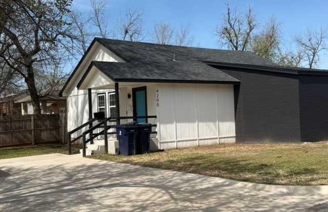 4200 NW 15th photos photos