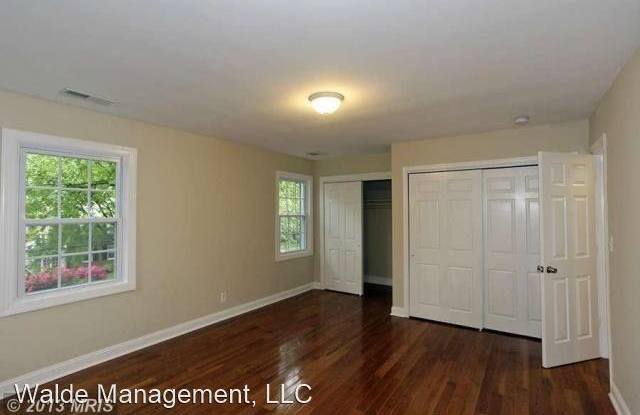 8512 Lynwood Place Gallery 4