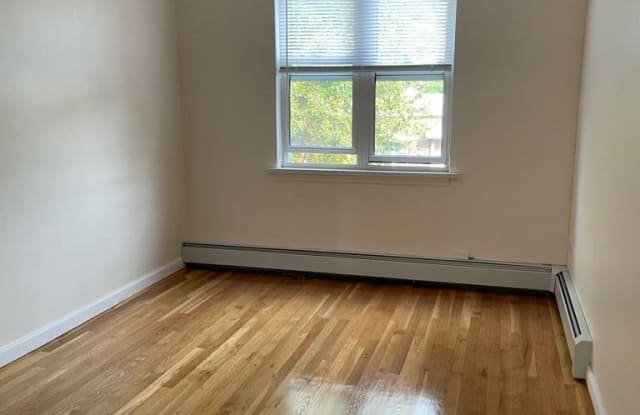 89-06 70 Road Gallery 3