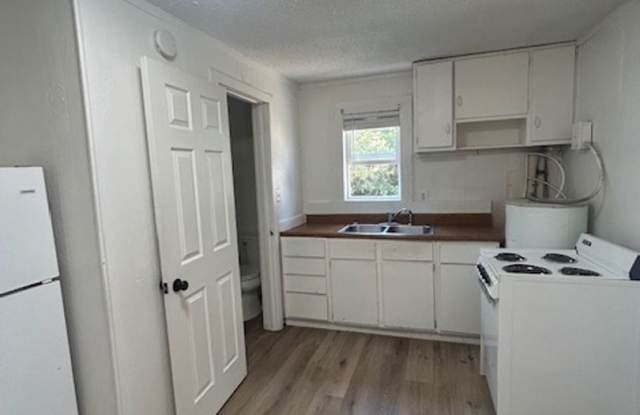 Adorable Updated Studio Home in the Heart of Downtown Billings photos photos