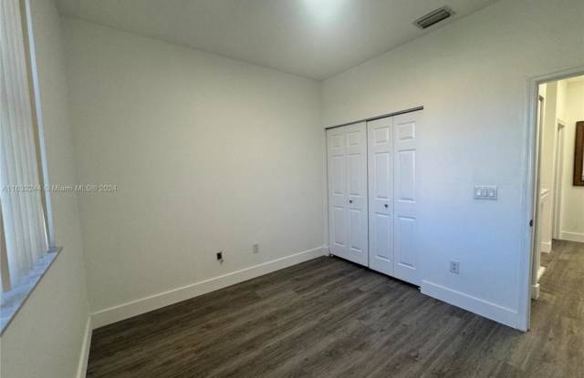 5004 S Harbor Isles Dr Gallery 4