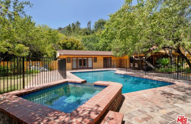 2500 Benedict Canyon Dr - 2500 Benedict Canyon Drive, Los Angeles, CA 90210